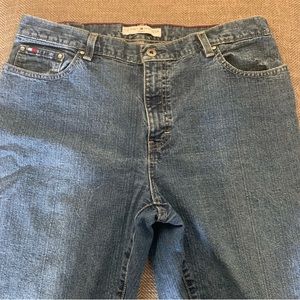 Excellent Preowned Condition Tommy Hilfiger Straight Leg Jeans Size 12.